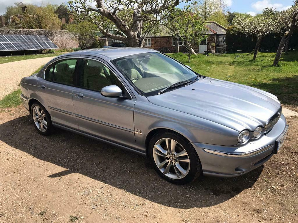 Jaguar-X-Type-V6-2.5-AWD-2006-with-a-full-comprehensive-img01